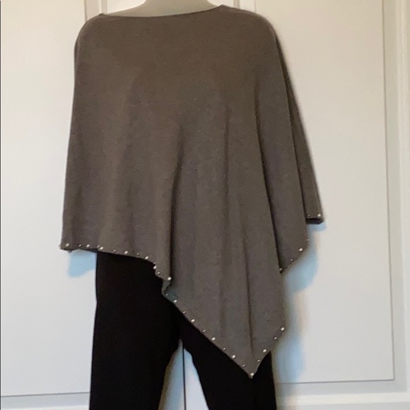 Sophia Poncho - Picture 3 of 5